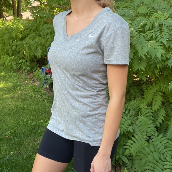 Ladies Nike Dri-Fit, running / athletic shirt.  Size small. - Picture 2 of 5